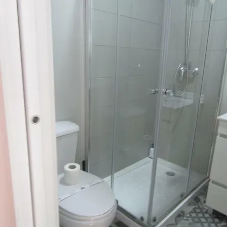 Bonjardim Guest house 2*